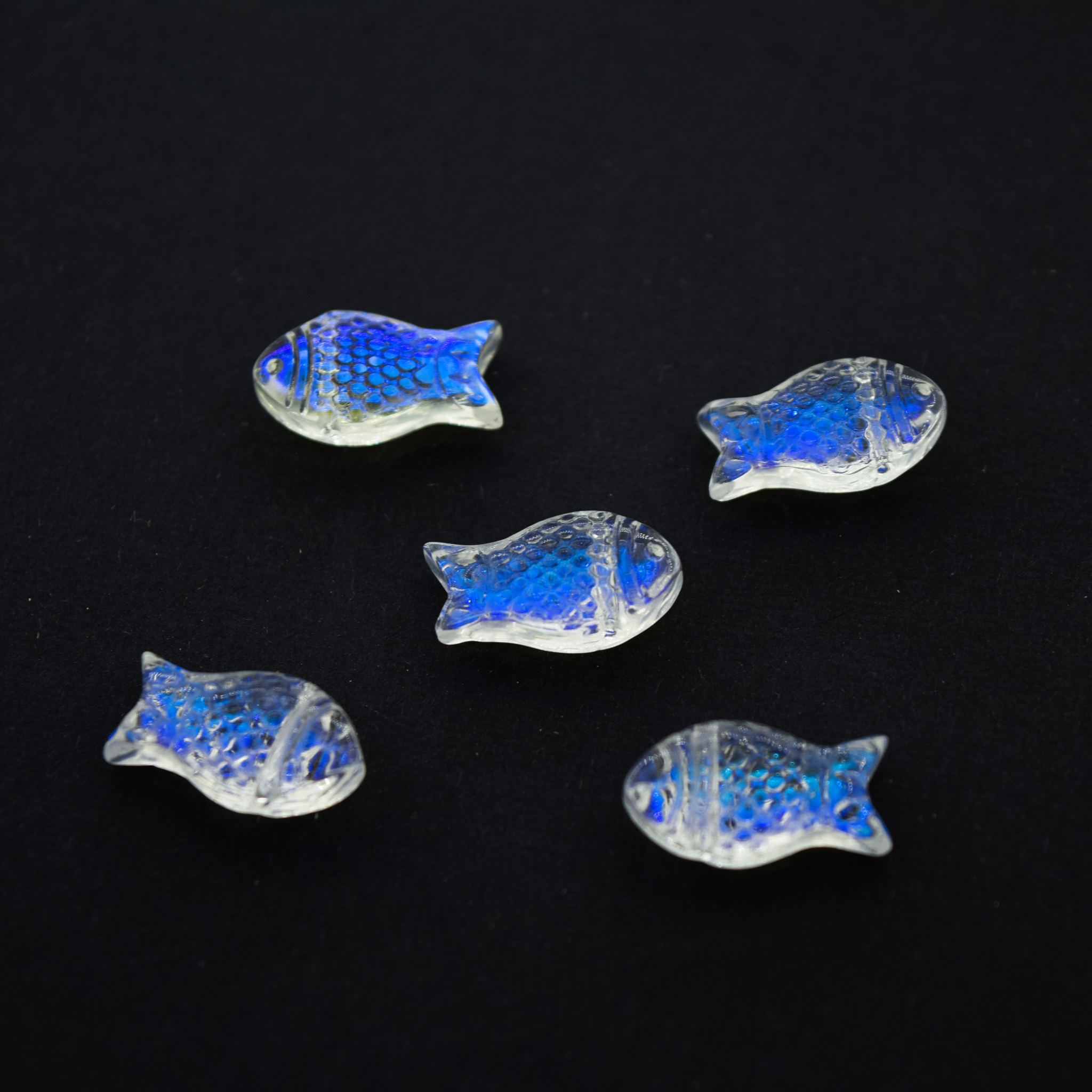 Shimmering pearlescent Glass Fish Beads